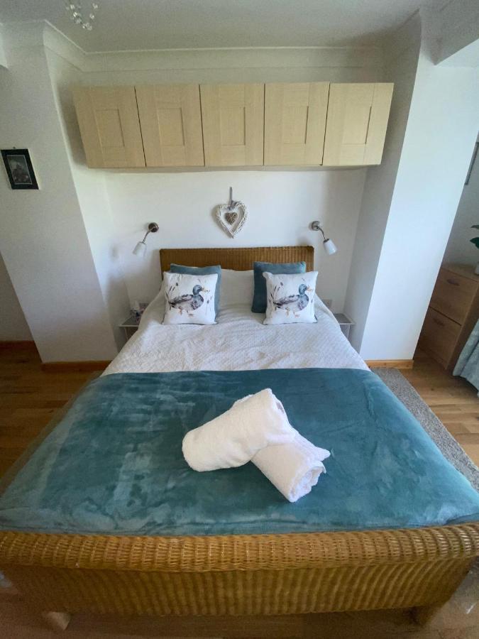 Little Dragons Apartment Poole Luaran gambar
