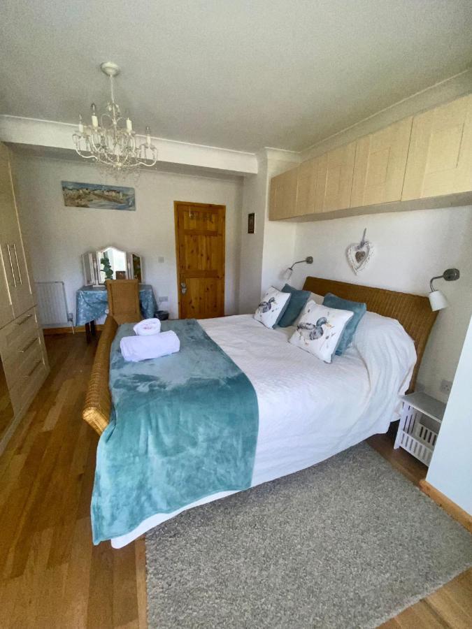 Little Dragons Apartment Poole Luaran gambar